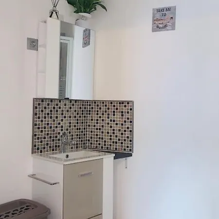 Apartment Le Petit Cosy 2e Etage 15 M2 *